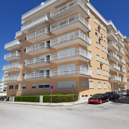 Edificio Praia Mar Sol Armacao de Pera Bagian luar foto