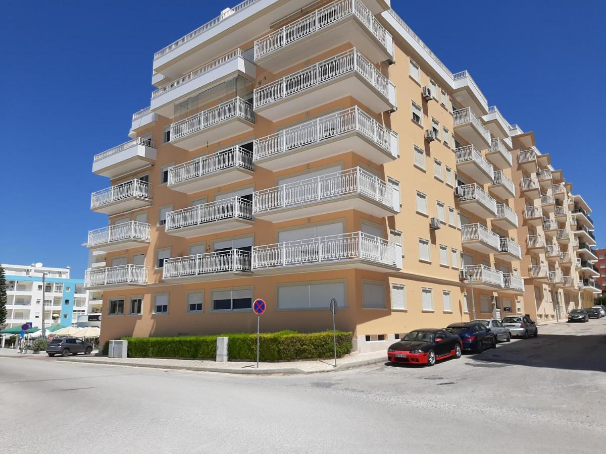 Edificio Praia Mar Sol Armacao de Pera Bagian luar foto